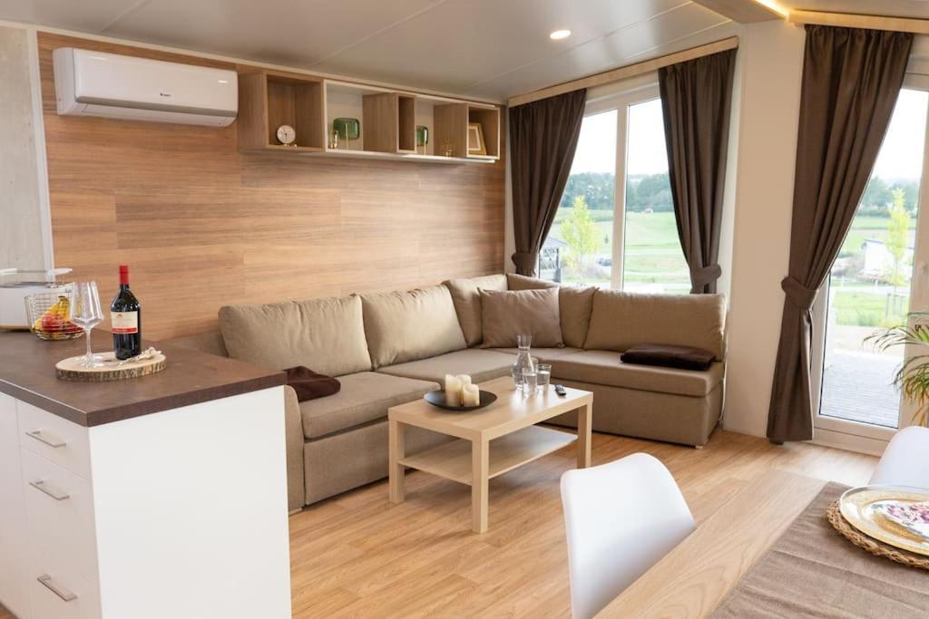 Gemuetliches, Voll Ausgestattes Tiny House Appartement Vilseck Buitenkant foto